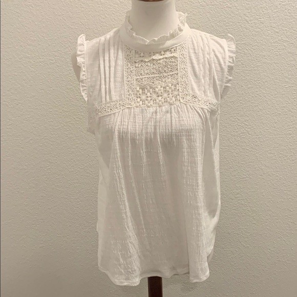Cable & Gauge White Ruffled Smocked Blouse - Picture 1 of 3